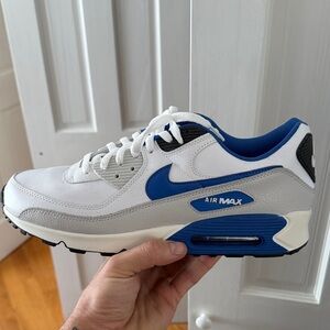 Nike White & Blue Air Max Retro Runner